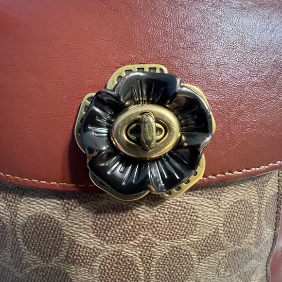 Madison Convertible Backpack 18 In Signature Canvas - Picture 6 of 8